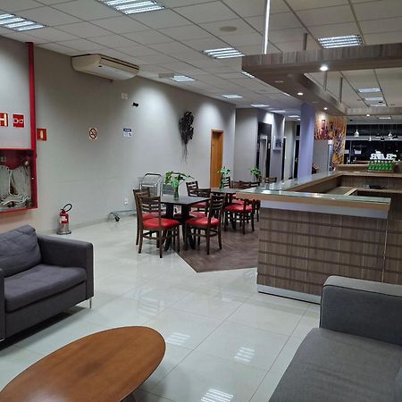 Onix Inn Hotel Cravinhos Eksteriør bilde
