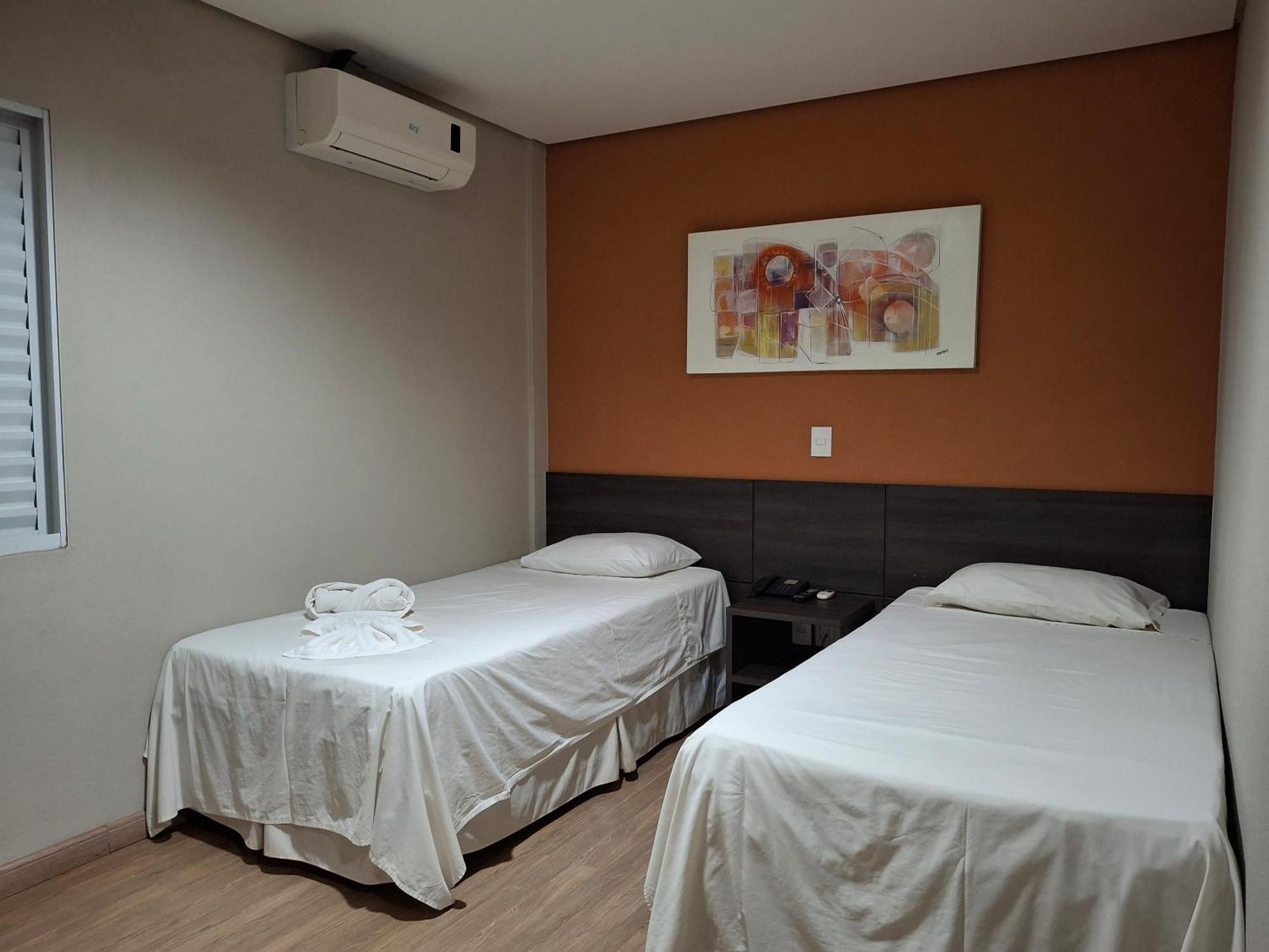 Onix Inn Hotel Cravinhos Eksteriør bilde