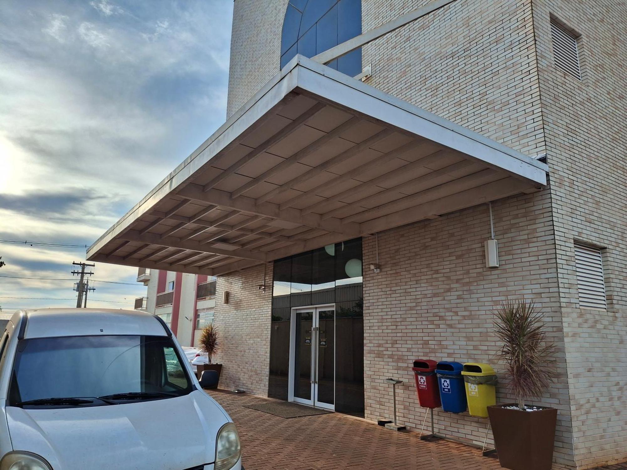 Onix Inn Hotel Cravinhos Eksteriør bilde